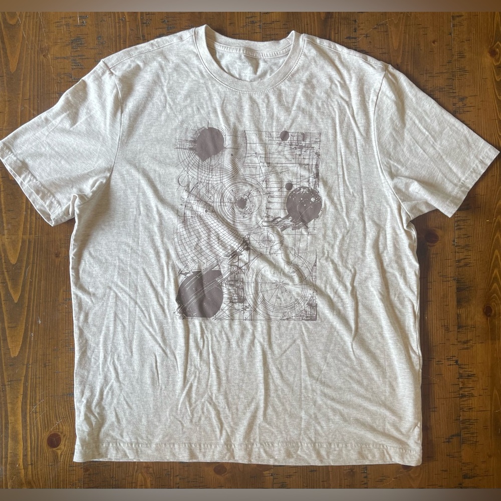 Banana Republic Premium Wash Beige Graphic Short Sleeve Mens T-shirt. Size Large
